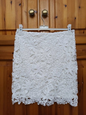 Mini skirt with lace design new, white, Only size M