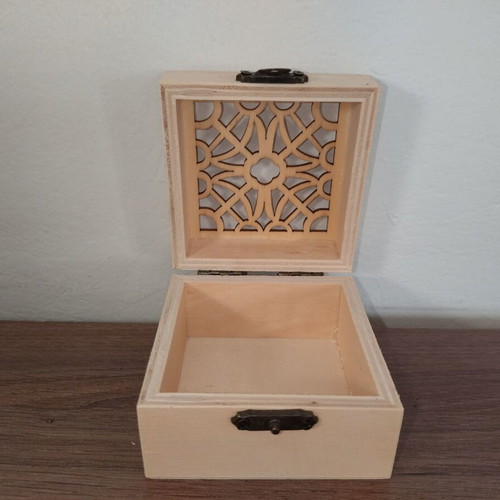Square wooden boxes set of 4, new, decorative carved lids