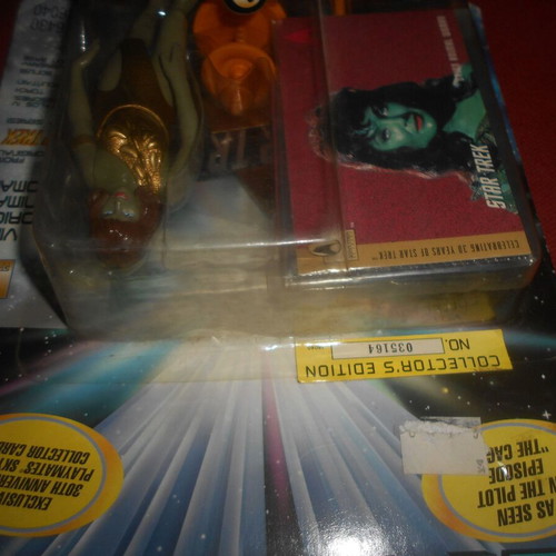 Star Trek Vina as Orion Woman 1996 like new in box
