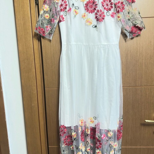 Airy dress new with organza and lace details