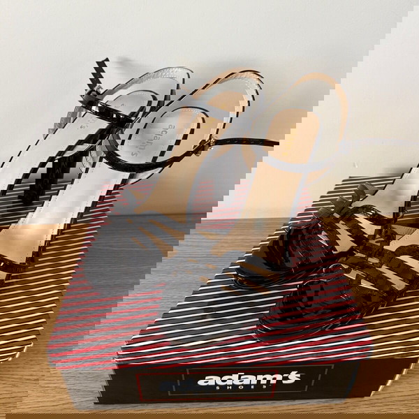 Μαύρα λουστρίνι πέδιλα πλατφόρμες Adam’s Shoes νούμερο 41