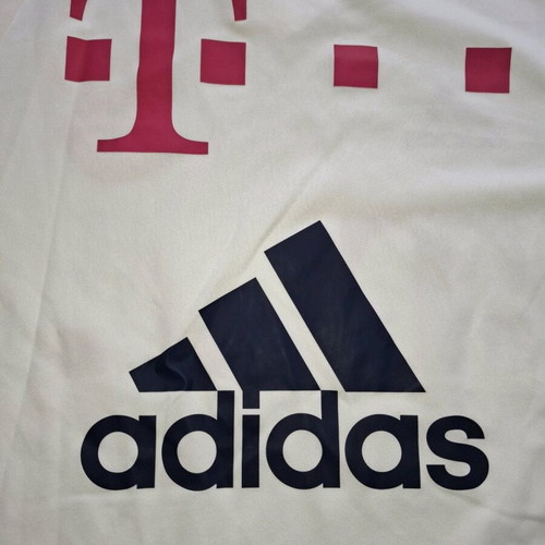 Bayern Munich τρίτη φανέλα ποδοσφαίρου 2016 2017 Adidas σαν καινούργια