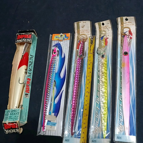 Package of 4 metal jigging fish and 1 trolling fish new