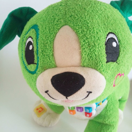 Scout LeapFrog plush dog used with music and English