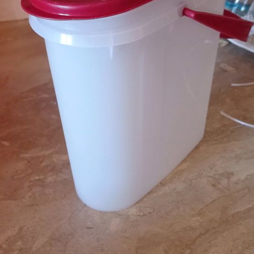 Tupperware classic jug used with red lid