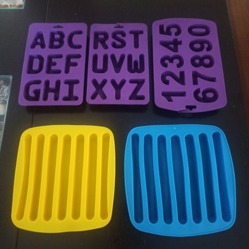 Silicone ice cube trays set of 5 used