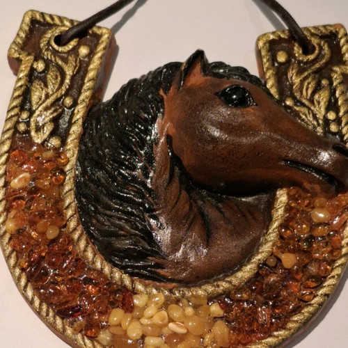 Horseshoe for good luck with natural Baltic amber new