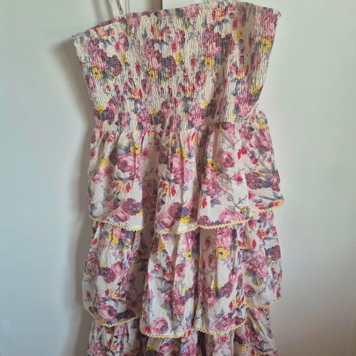 Axel printed dress medium like new, 100% cotton, ruffled straps