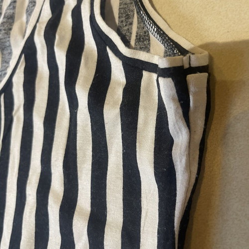 Tezenis striped top like new, size M, black and white