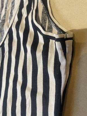 Tezenis striped top like new, size M, black and white