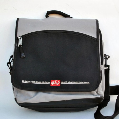 Quiksilver Messenger Bag used, grey and black shoulder laptop bag Y2K