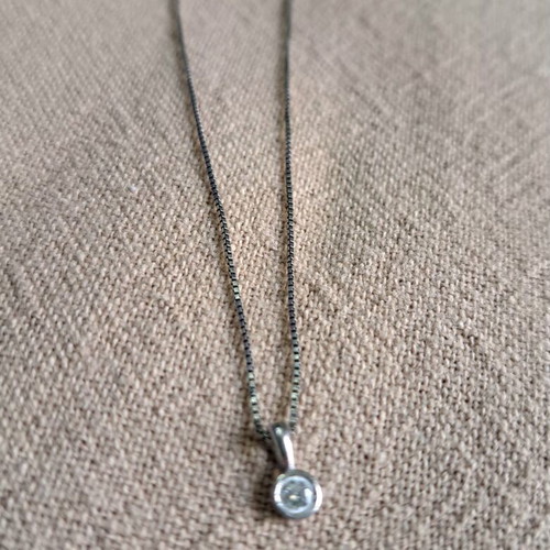 Minimal silver necklace 925 with zircon, like new