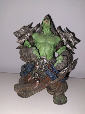 World of Warcraft Orc Shaman action figure Series 1 2007 like new