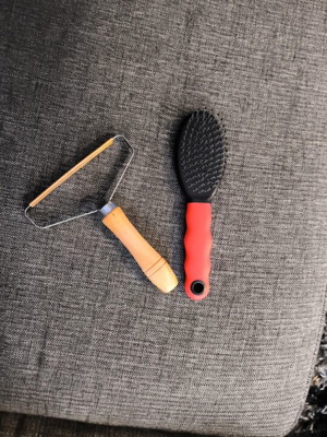 Dog Brush and Lint Remover like new, sold together