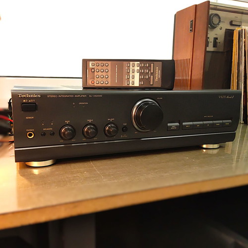 Technics SU-V620M2 Stereo Integrated Amplifier used with remote control
