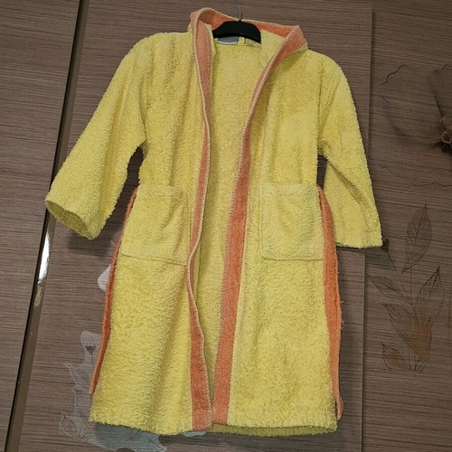Casabel girls bathrobe used, two-tone with belt size 8