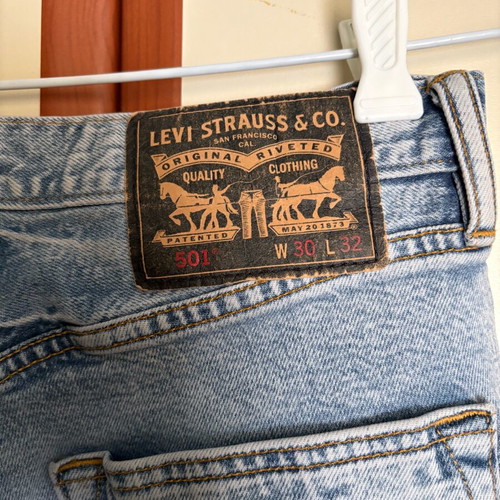 Levi’s 501 W30 L32 black label like new