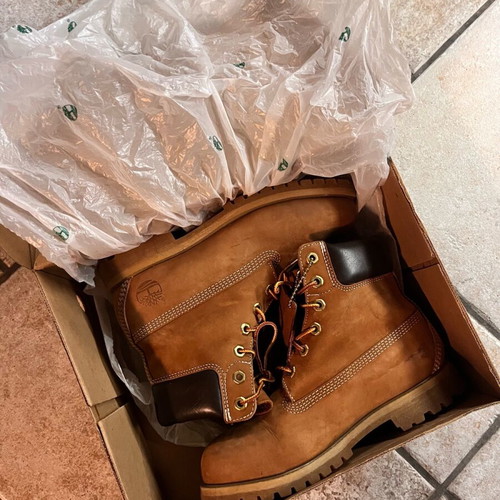Timberland women's boots like new, brown Wheat Nubuck