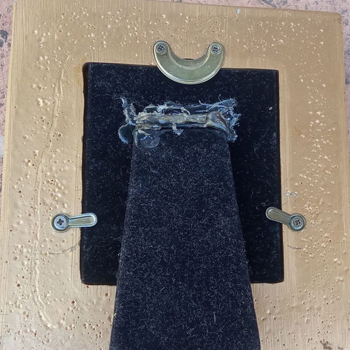 Small frame used in gold and caramel color