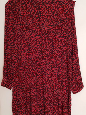Zara dress large, like new, red and black leopard print with zipper