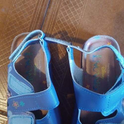 Encanto kids summer sandals size 25 like new, purple
