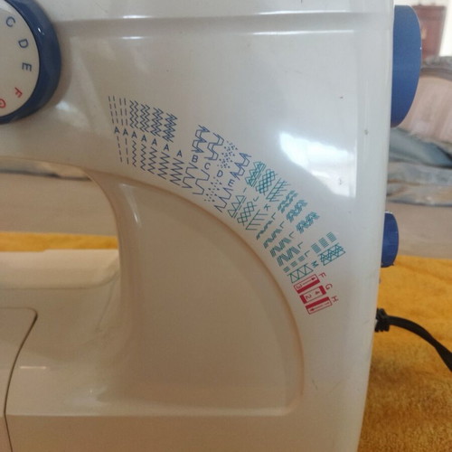 Victoria sewing machine used, very good condition