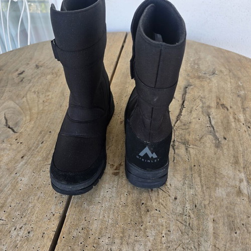 Mc Kinley boots like new, size 45, black