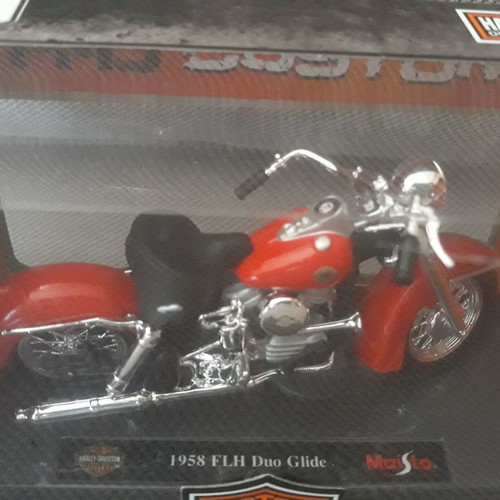 Harley Davidson 1958 FLH Duo Glide модел на мотоциклет 1:18 нов