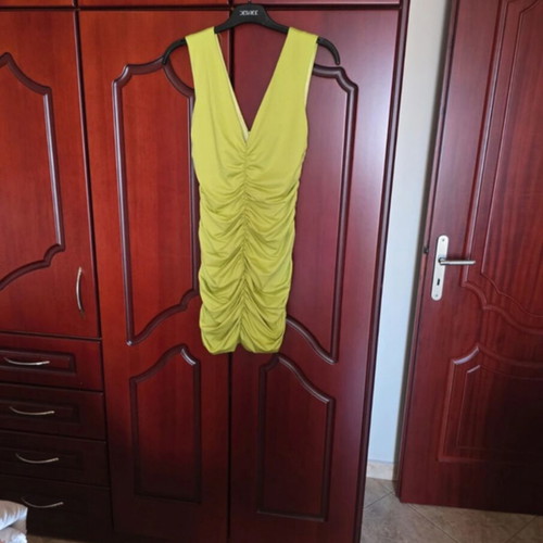 Enzzo green dress size S, like new