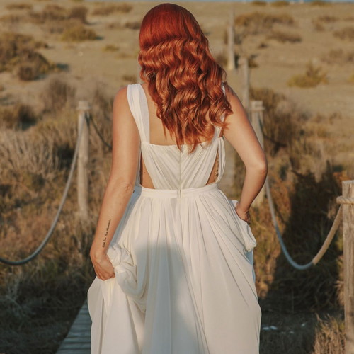 Wedding dress with veil like new, white chiffon, size M