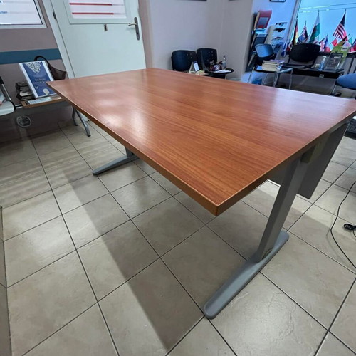 EMKA tutoring equipment like new, desks, chairs, study tables