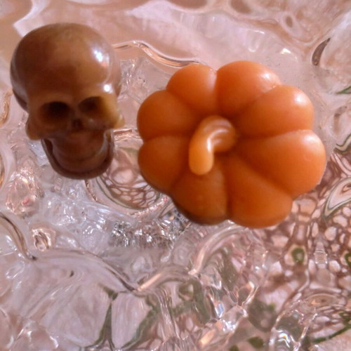Soy wax melt new, pair skull and pumpkin