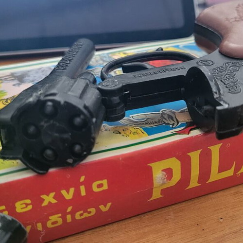Collectible Retro Toy Pistols '60s-'70s Crescent Toys S-Agent Pilaz Pistolite like new