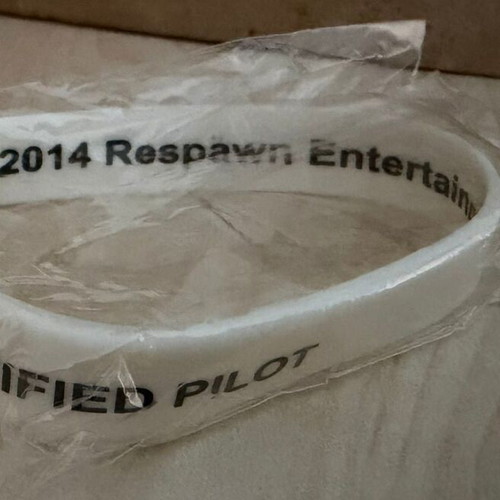 Titanfall Hammond Robotics Combat Certified Pilot Promo Wristband sealed