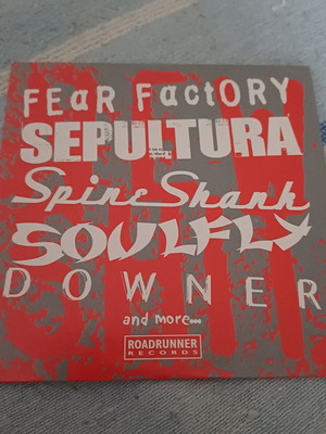 Roadrunner Records metal sampler CD με 12 τραγούδια