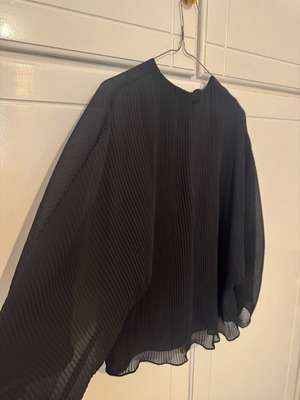 Zara blouse black women's batwing style like new, size M