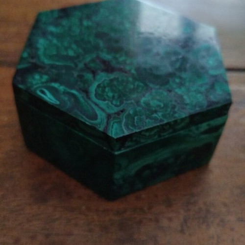 Box made of natural malachite like new
