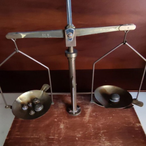 Vintage precision scale from 1900 like new
