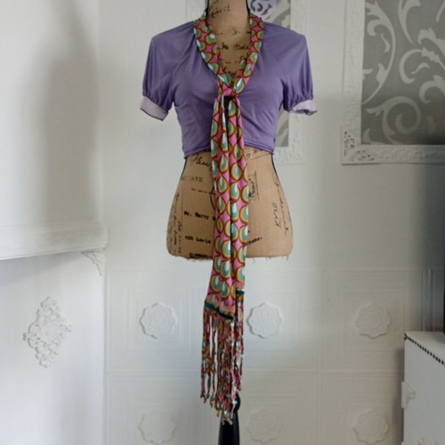 Custo Barcelona Y2K crop blouse new, lilac with colorful scarf