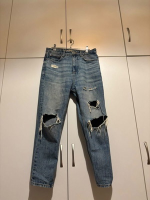 Pull & Bear jeans with rips, like new, blue