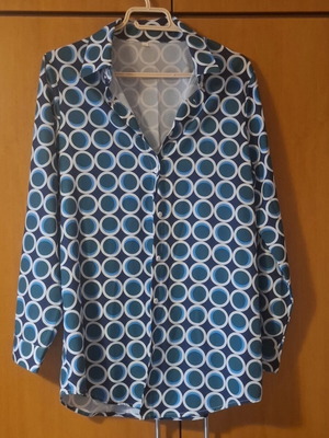 Shein women's shirt like new, colorful, size M