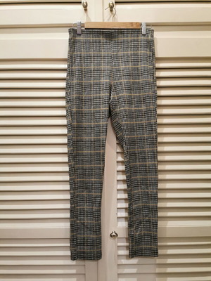 Sfera leggings used with houndstooth pattern and yellow details size M