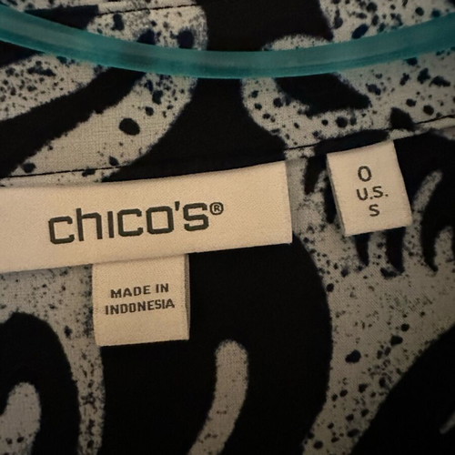 Chico’s shirt with black and white abstract print like new, size 2XL