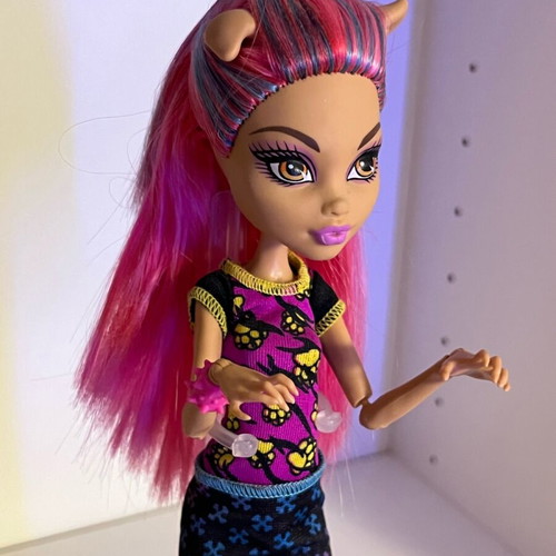 Monster High Howleen Wolf Creepateria doll like new