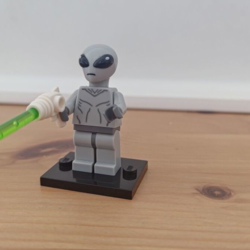 Lego Classic Alien Collectible Minifigures Series 6 col06-1 like new