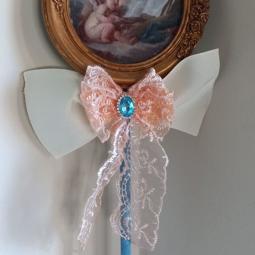 Handmade Easter candle new with unique design, 10 cm wax