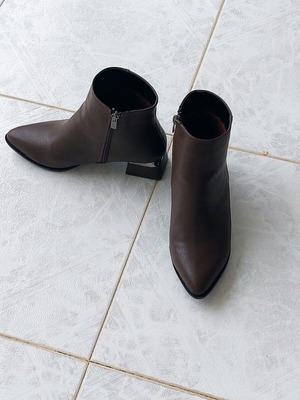 Brown ankle boots new no 39 with thick heel