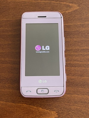 LG GT400 Touch smartphone