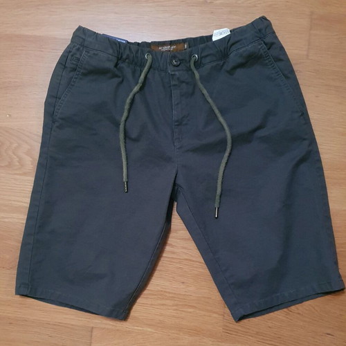 Khaki shorts with elastic belt and drawstring, new, size M