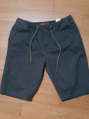 Khaki shorts with elastic belt and drawstring, new, size M